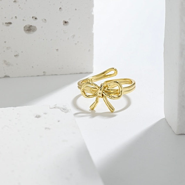Tiny Bow Ring