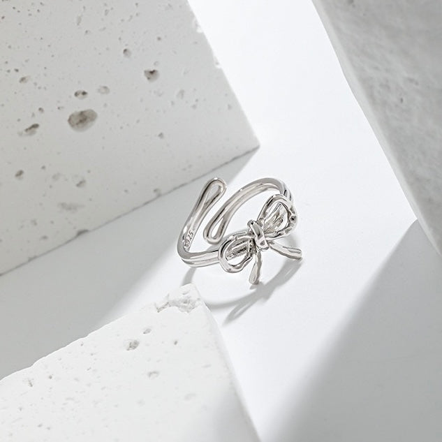 Tiny Bow Ring