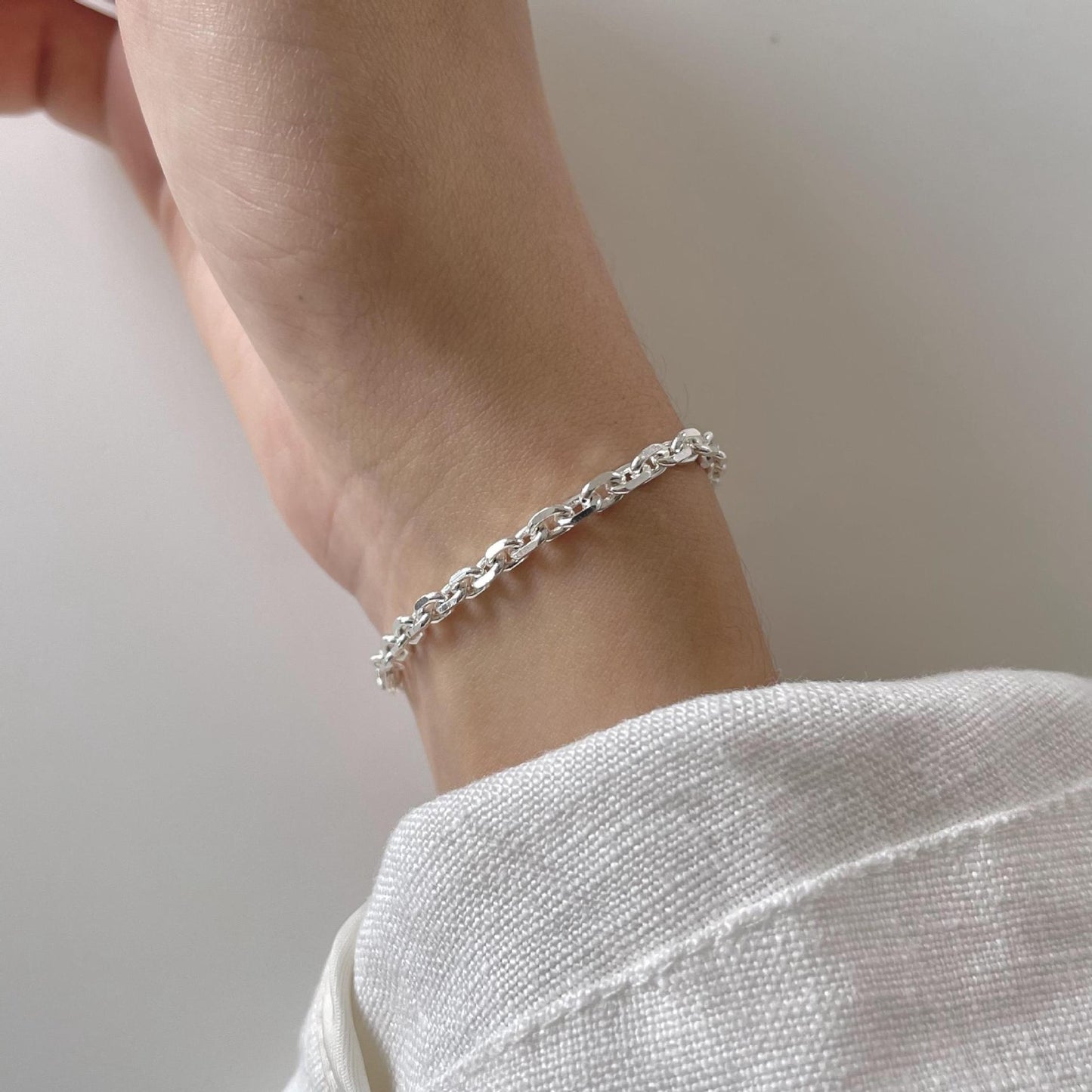 Delicate Link Bracelet