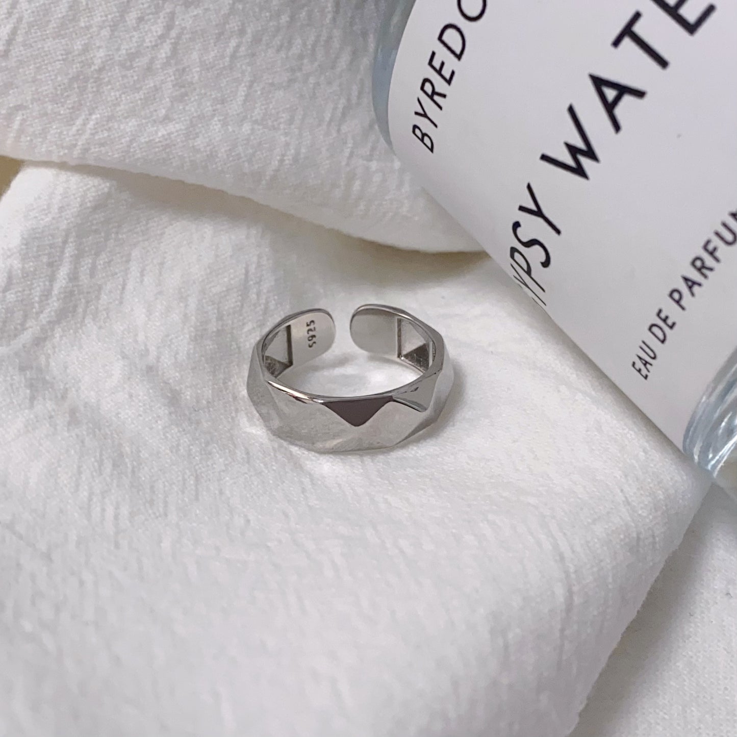 Multi-Facet Mirage Ring