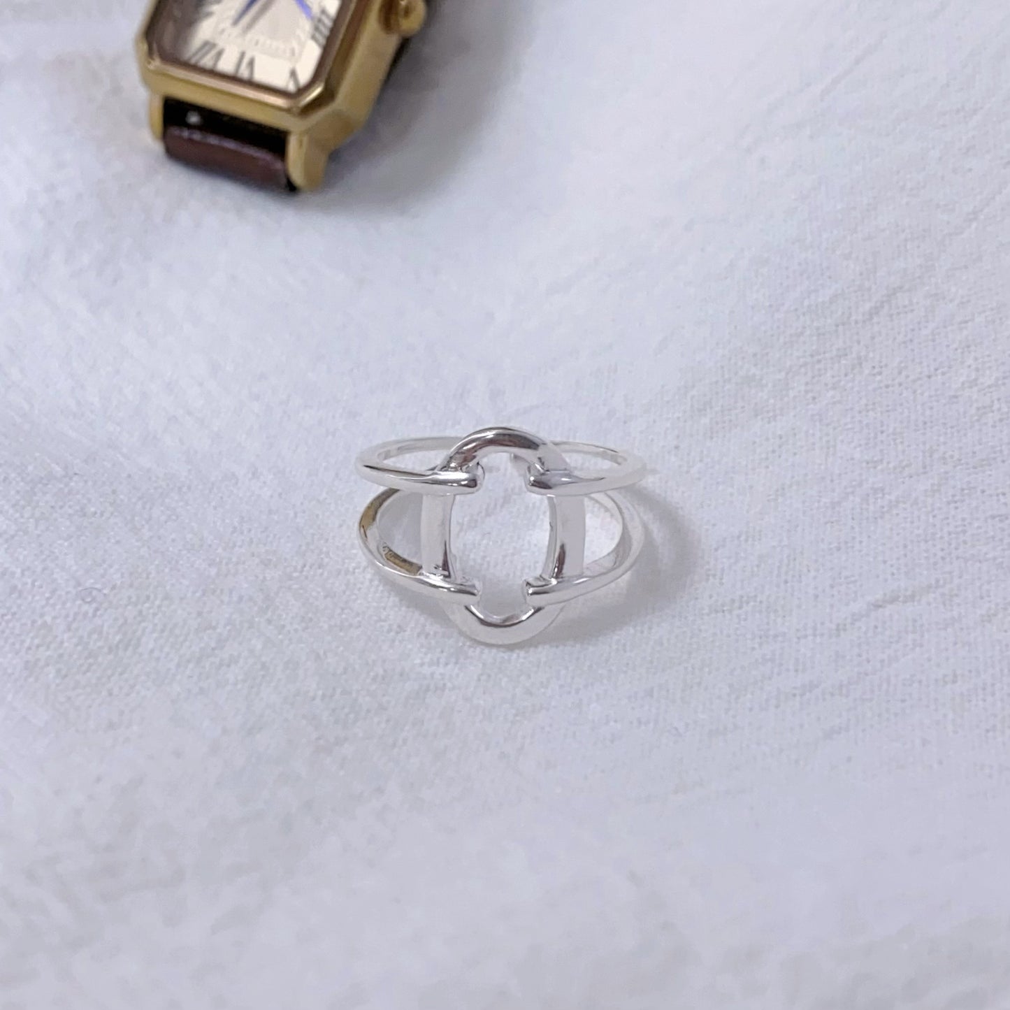 Geometric Essence Ring