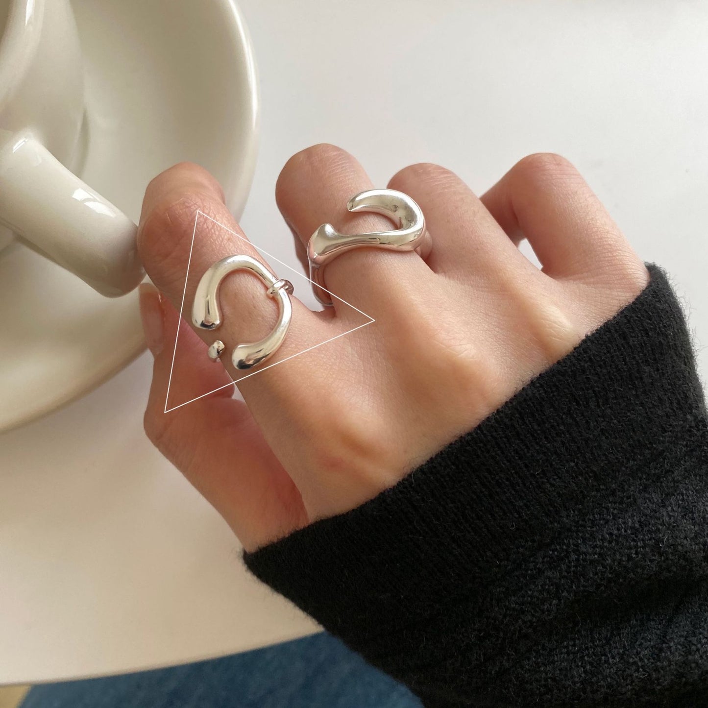 C-Shaped Geometry Ring
