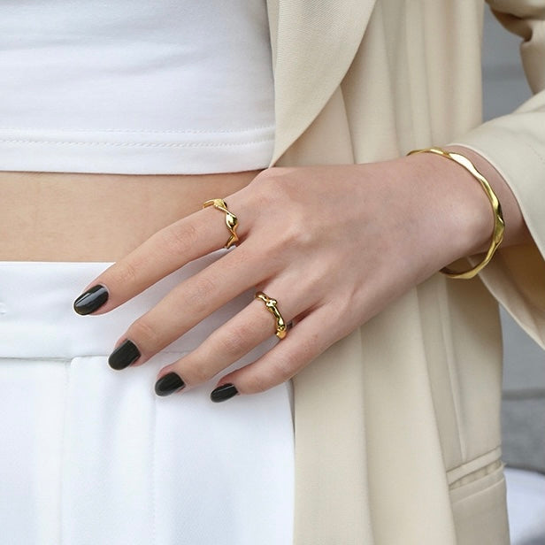 Möbius Ribbon Ring