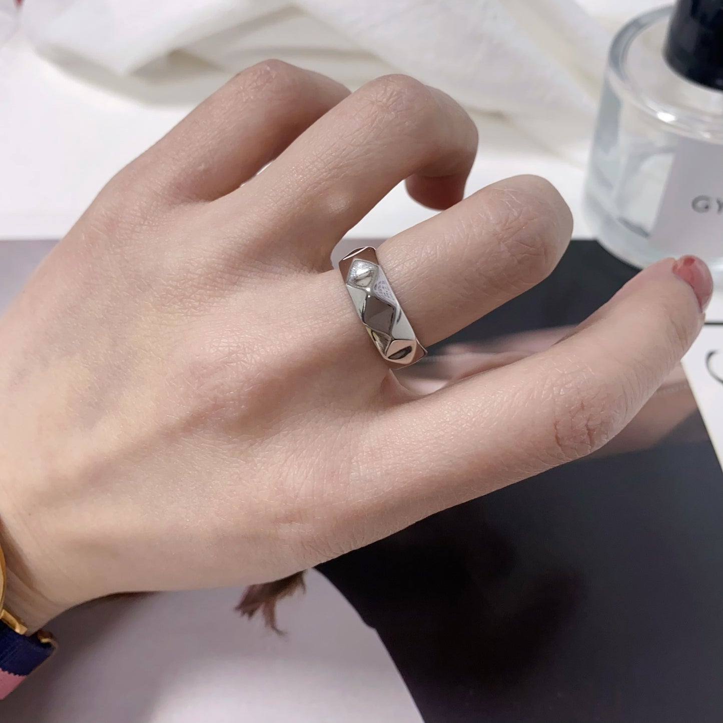 Multi-Facet Mirage Ring