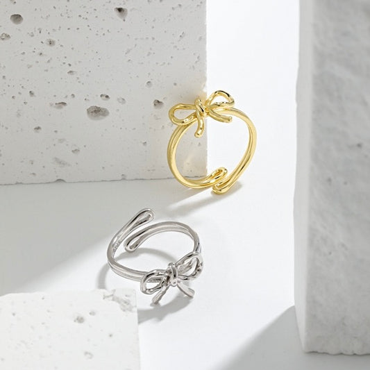 Tiny Bow Ring
