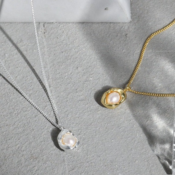 Golden Shell Pearl Necklace