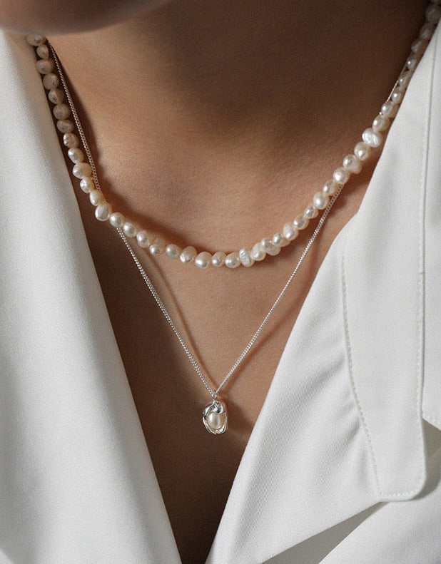 Golden Shell Pearl Necklace