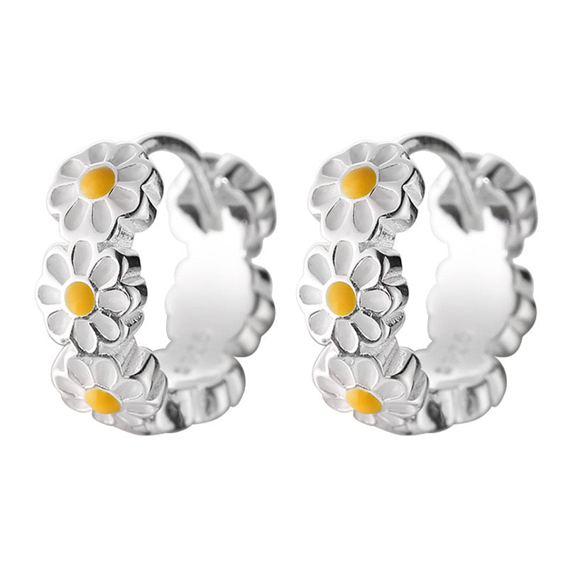 Dainty Daisy Earrings