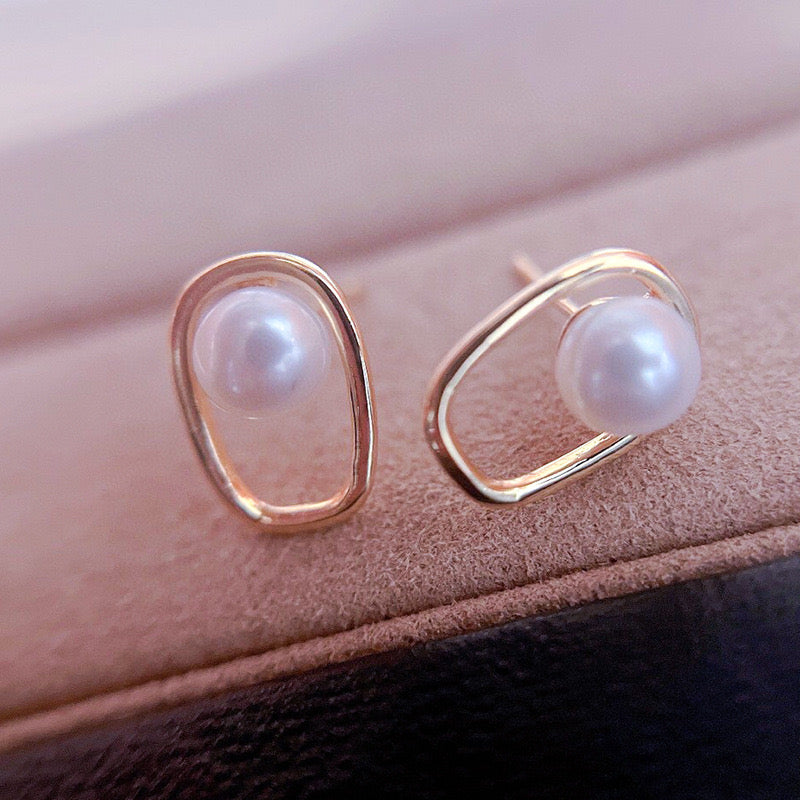 Minimalist Pearl Earrings