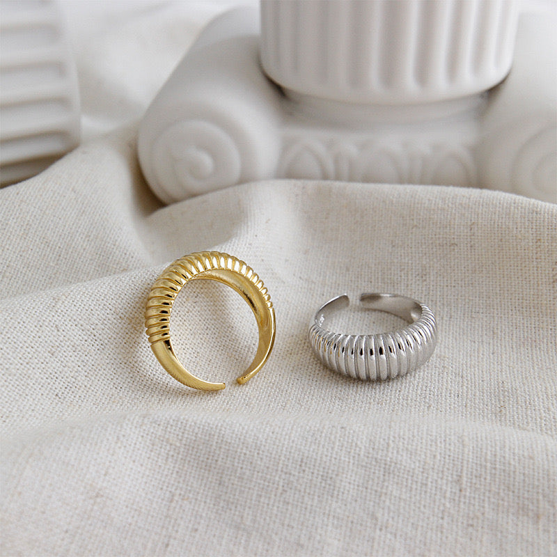 Looping Spring Ring