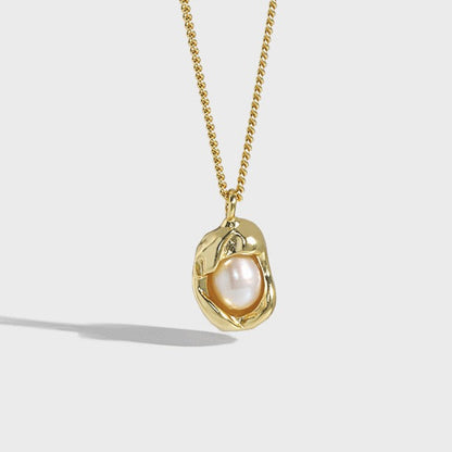 Golden Shell Pearl Necklace