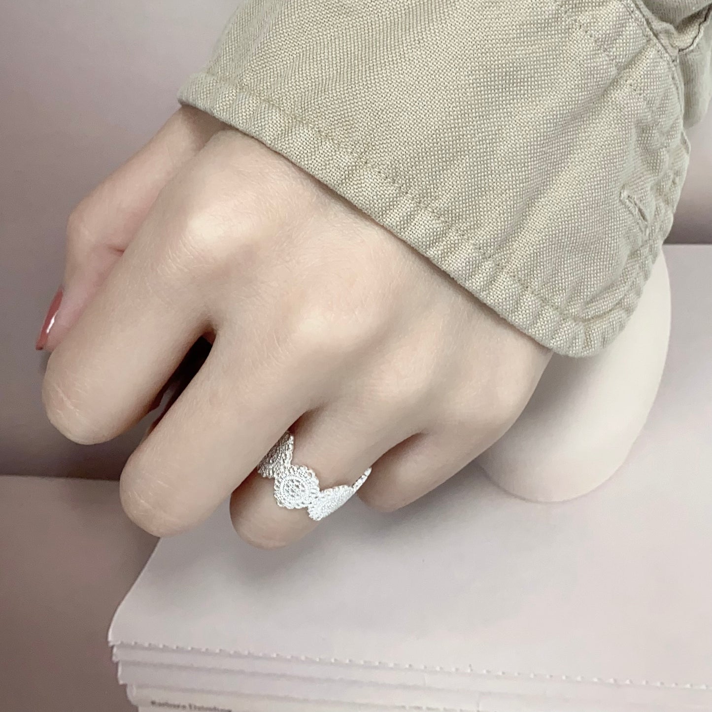 Graceful Hollow Weave Ring